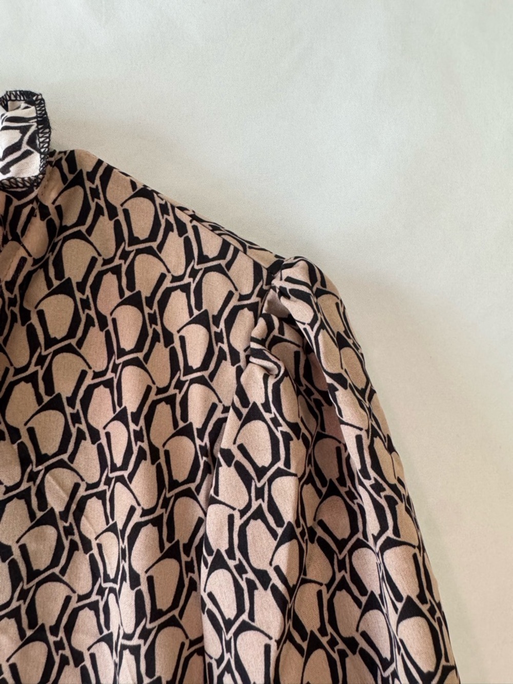 Women's Large Brown Printed Lightweight Long-Sleeve Ruffle Dress - Picture 6 of 9